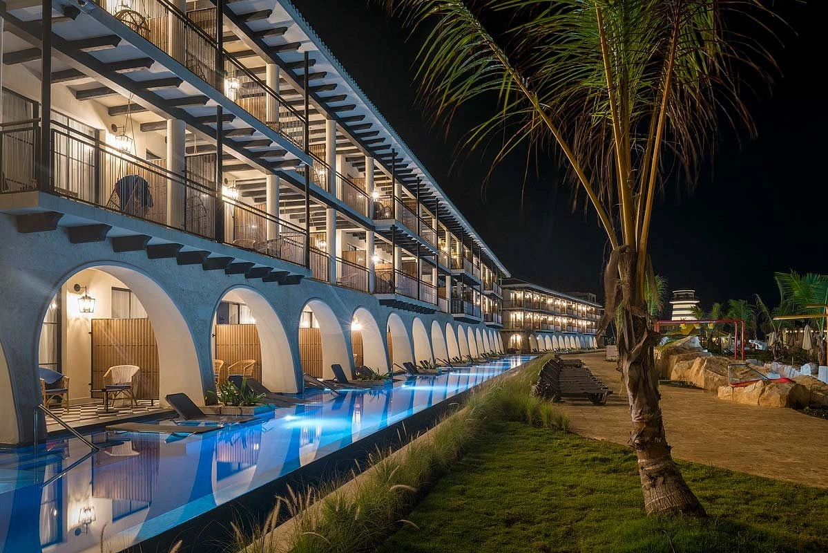 swim-up suite
