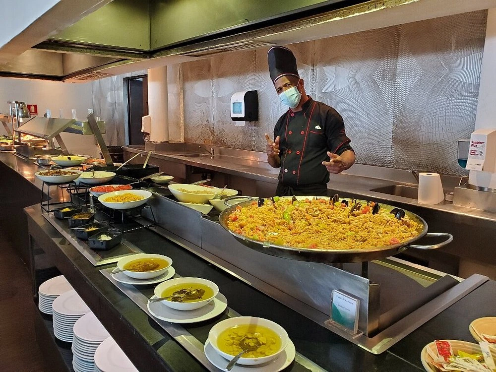 Buffet Dining The Chefs