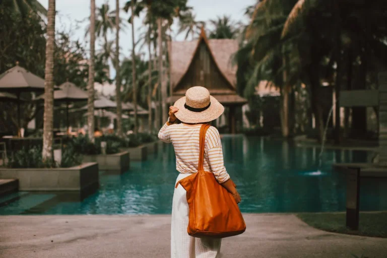 10 Best Beach Resort Outfits for a Stylish Tropical Getaway in 2025